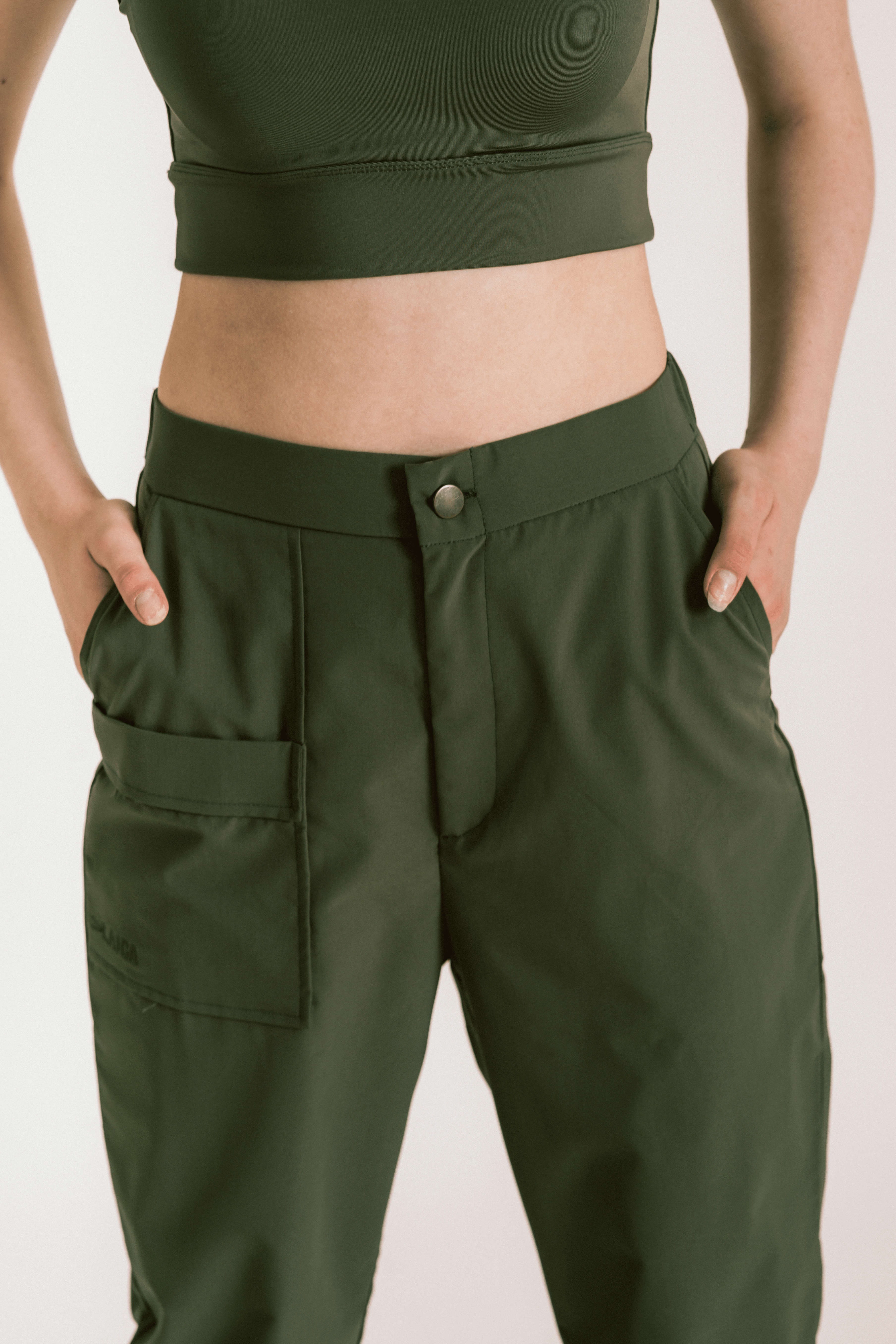 LAICA Jogger Pants - Olive